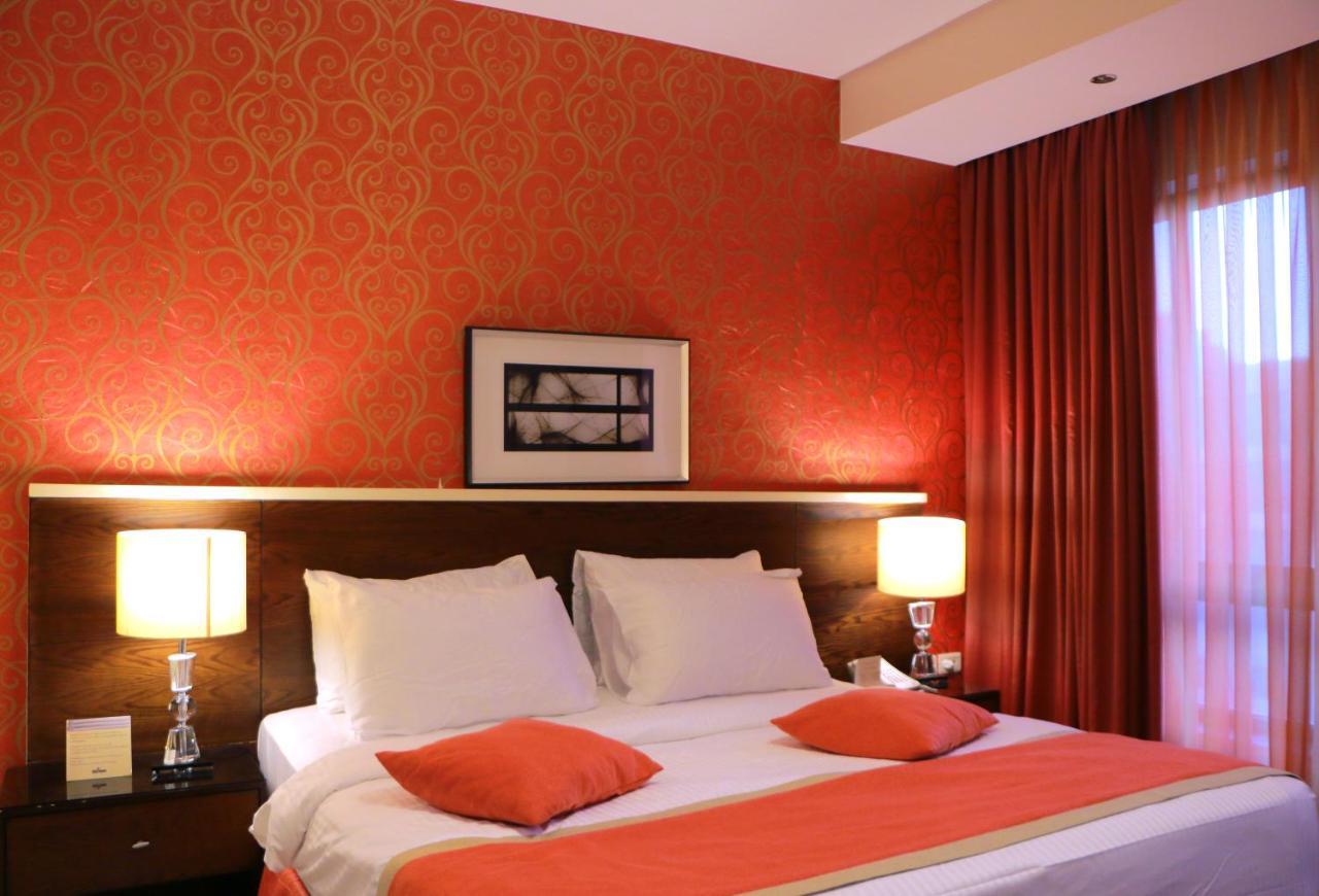 Rose Hotel