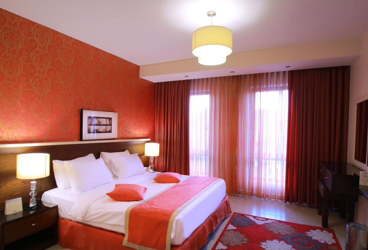 Rose Hotel