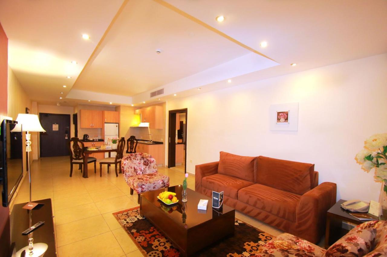 Rose Hotel